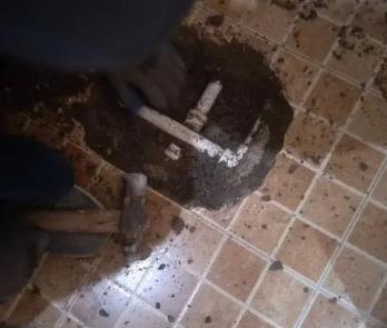 康定卫生间漏水维修公司为您分享下卫生间渗水如何处理及注意事项